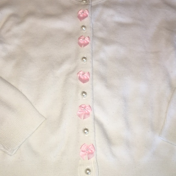 White button up sweater/shrug, pink bows & pearls - Picture 2 of 2